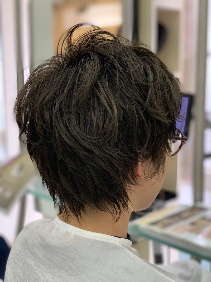 パーマスタイルに合うヘアカラーとは何か？ HIROO SALON BLOG TONI&amp;GUY HAIRDRESSING