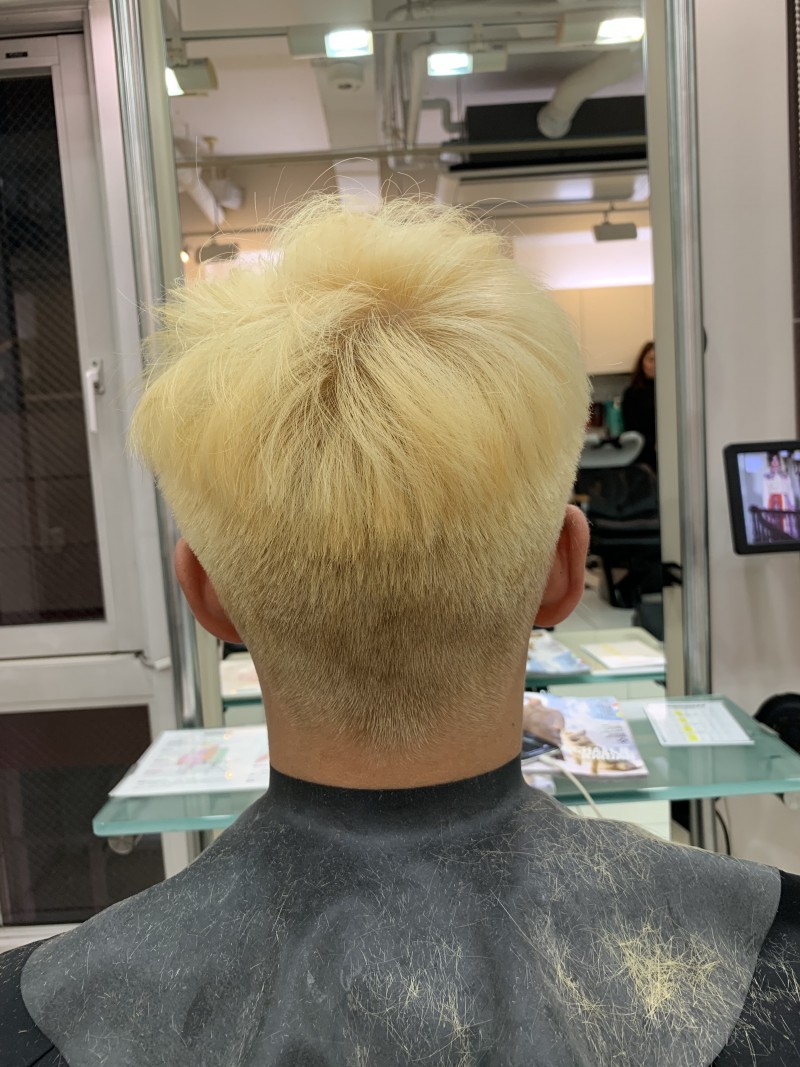 メンズカラー ブロンドヘアまでの過程とは 髪色の秘密 Hiroo Salon Blog Toni Guy Hairdressing